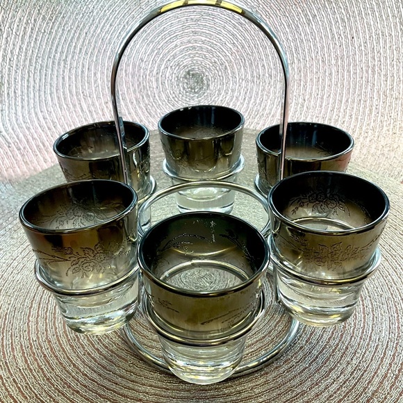 Vintage 1970s Silver/Black Ombré Shot Glasses in Chrome Caddy Mint Condition - Picture 1 of 8